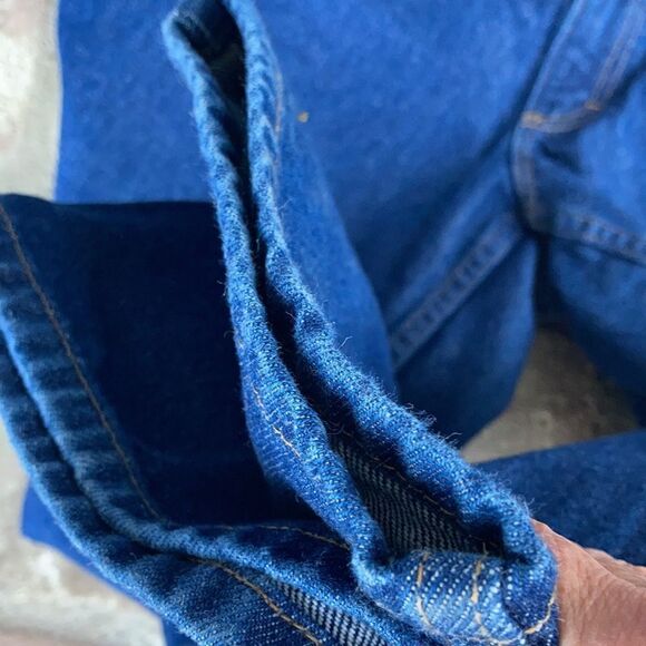 L.L. Bean Natural Fit Five Pocket Jeans Size 38/29 - Picture 6 of 7
